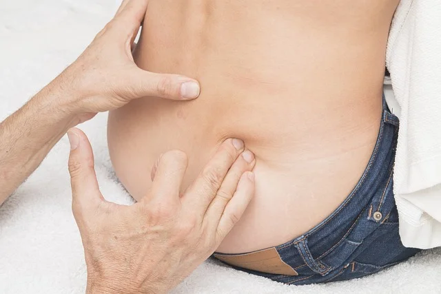 Hfte knackt  Behandlung & Nachsorge mit Doktor Rath