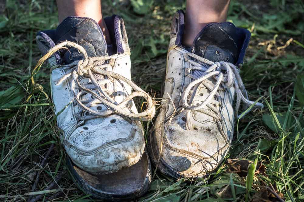 kaputtes Schuhwerk sollte entsorgt werden